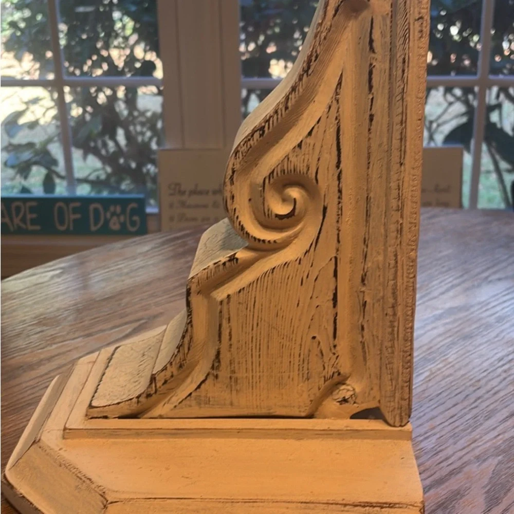 Vintage Distressed White Wooden Corbel-Style Wall Shelf